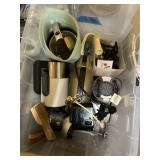 TOTE ASSORTED - NUTRI BULLET, BLENDER, TEA POT, ET