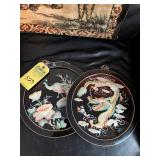 ROUND ORIENTAL RAISED FIGURE PICTURES - 1- BIRD WI