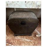 SMALL CHEST WITH CONTENTS - HAIR STYLING EQUIPMENT