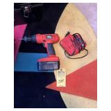 BLACK & DECKER 18V DRILL WITH CHARGER & BATTERY