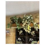 BASKETS WITH ARTIFICIAL GREENERY