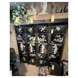ORIENTAL LACQUER SCREEN WITH RAISED DESIGNS - WOME
