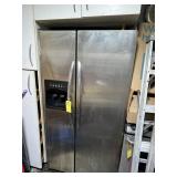 FRIGIDAIRE STAINLESS STEEL SIDE BY SIDE REFRIGERAT