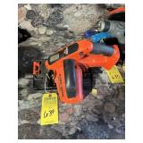 BLACK & DECKER CIRCULAR SAW (NO BATTERY)