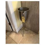 ICE BUCKET ON STAND