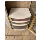 PLASTIC CABINET WITH 3 DRAWERS WITH CONTENTS - BAT