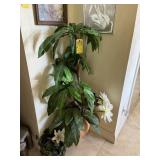 LOT - POT WITH ARTIFICIAL TREE / ARTIFICIAL FLOWER