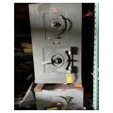 DOUBLE SAFES (NO COMBO)