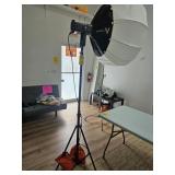 APUTURE X300 LIGHT STORM WITH CASE, STAND, SMALL R