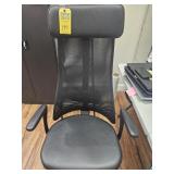 BLACK ROLLING OFFICE CHAIR