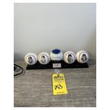 LOT - 5 COMMEMORATIVE NY YANKEES BASEBALLS WITH ST