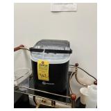 AG LUCKY ICE DISPENSER