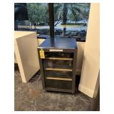 INSIGNIA NS-BC130GPI MINI FRIDGE WITH GLASS DOOR