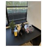 ASSORTED DECOR