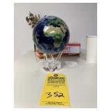 SPINNING WORLD DECOR