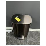 GARBAGE CAN