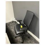 BLACK FABRIC ROLLING OFFICE CHAIR