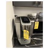 KEURIG MACHINE