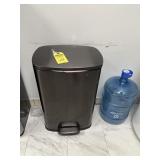 GARBAGE CAN