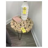 ROUND WOOD END TABLE