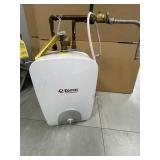 EEMAX TANKLESS WATER HEATER (NOT MOUNTED)