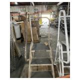 COTTERMAN TAN 3-STEP ROLLING LADDER