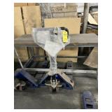BLUE PALLET JACK