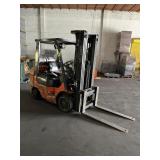 TOYOTA 7FGCU30 FORKLIFT - PROPANE / 3-STAGE / SIDE