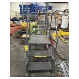 3-STEP ROLLING WAREHOUSE LADDER