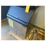 MAXXICE MIM-75 ICE MACHINE