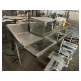 STAINLESS STEEL TABLE / RETURN WITH INSERTS -
