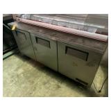 TRUE 6573326 3-DOOR STAINLESS STEEL UNDER COUNTER