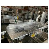 STAINLESS STEEL SINK WITH SPRAY & PREP AREA