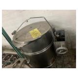 STAINLESS STEEL TILT KETTLE