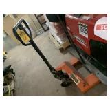 HAUL MASTER 2 1/2 TON PALLET JACK