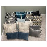 23PC ASSORTED PILLOWS