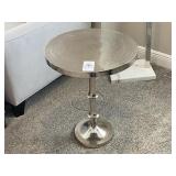 ACCENT TABLE
