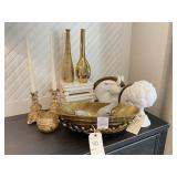 ASSORTED DECORATIVE ITEMS