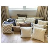 22PC ASSORTED PILLOWS