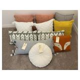 11PC ASSORTED PILLOWS