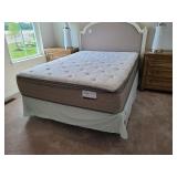 FULL MATTRESS & BOXSPRING WITH RAILS