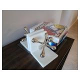 4 PC ASSORTED DECORATION