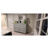 4PC DRESSER & NIGHTSTANDS