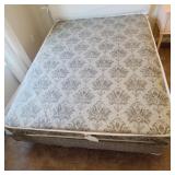 QUEEN MATTRESS & BOXSPRING