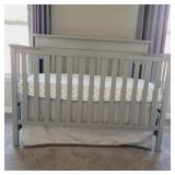 CRIB W/ MATTRESS & BEDDING