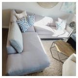 SECTIONAL W/ PILLOWS