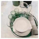 18 PC DINNERWARE & TRAY