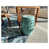 CERAMIC TABLE/STOOL