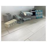 ASSORTED BATHROOM ITEMS