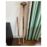 TWO (2) WOOD DÉCOR